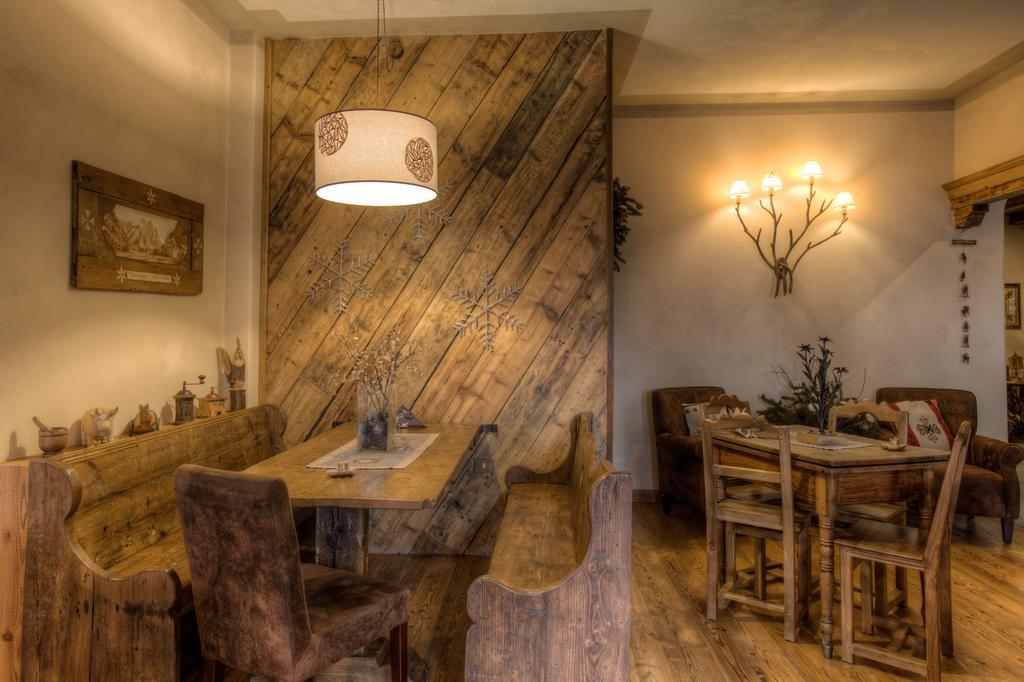 B&B Residence Checrouit Courmayeur Exterior photo