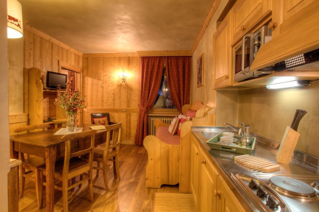 B&B Residence Checrouit Courmayeur Exterior photo