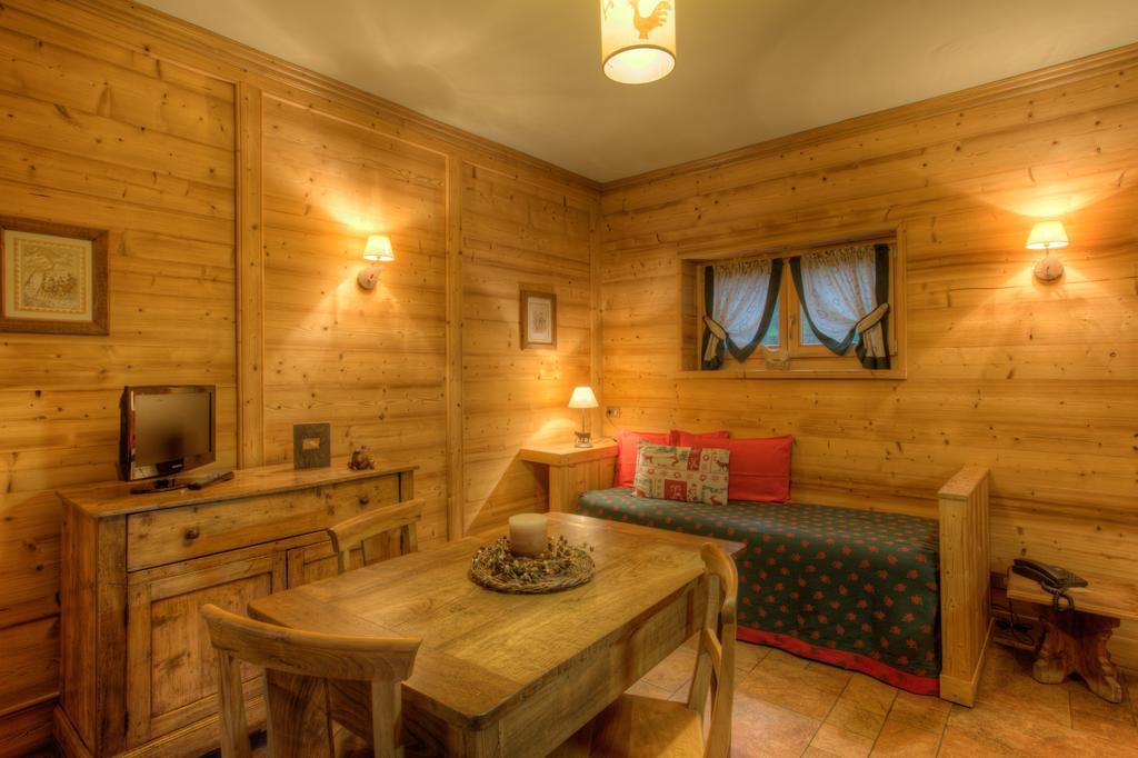B&B Residence Checrouit Courmayeur Exterior photo