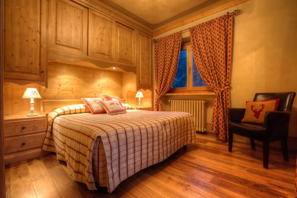 B&B Residence Checrouit Courmayeur Exterior photo