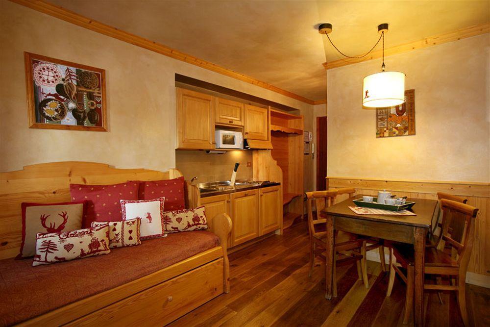 B&B Residence Checrouit Courmayeur Exterior photo