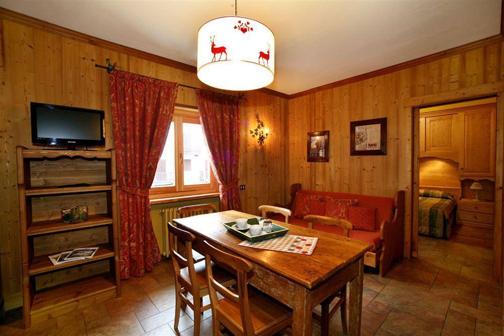 B&B Residence Checrouit Courmayeur Exterior photo