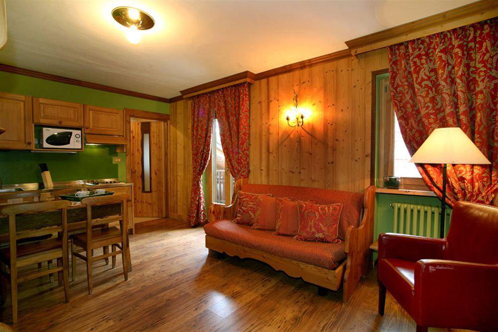 B&B Residence Checrouit Courmayeur Exterior photo