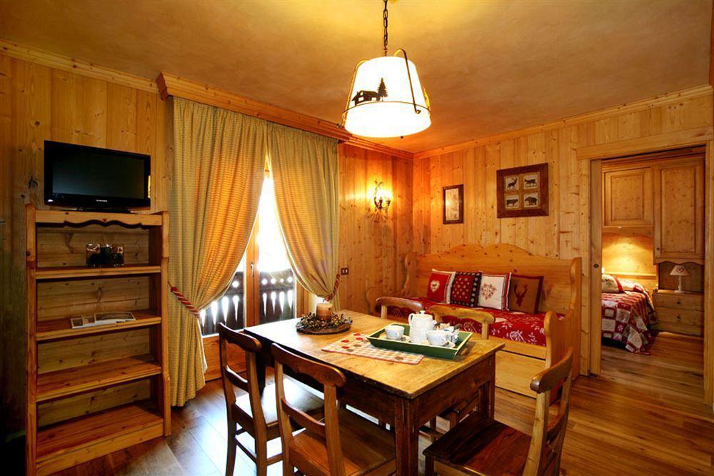 B&B Residence Checrouit Courmayeur Exterior photo