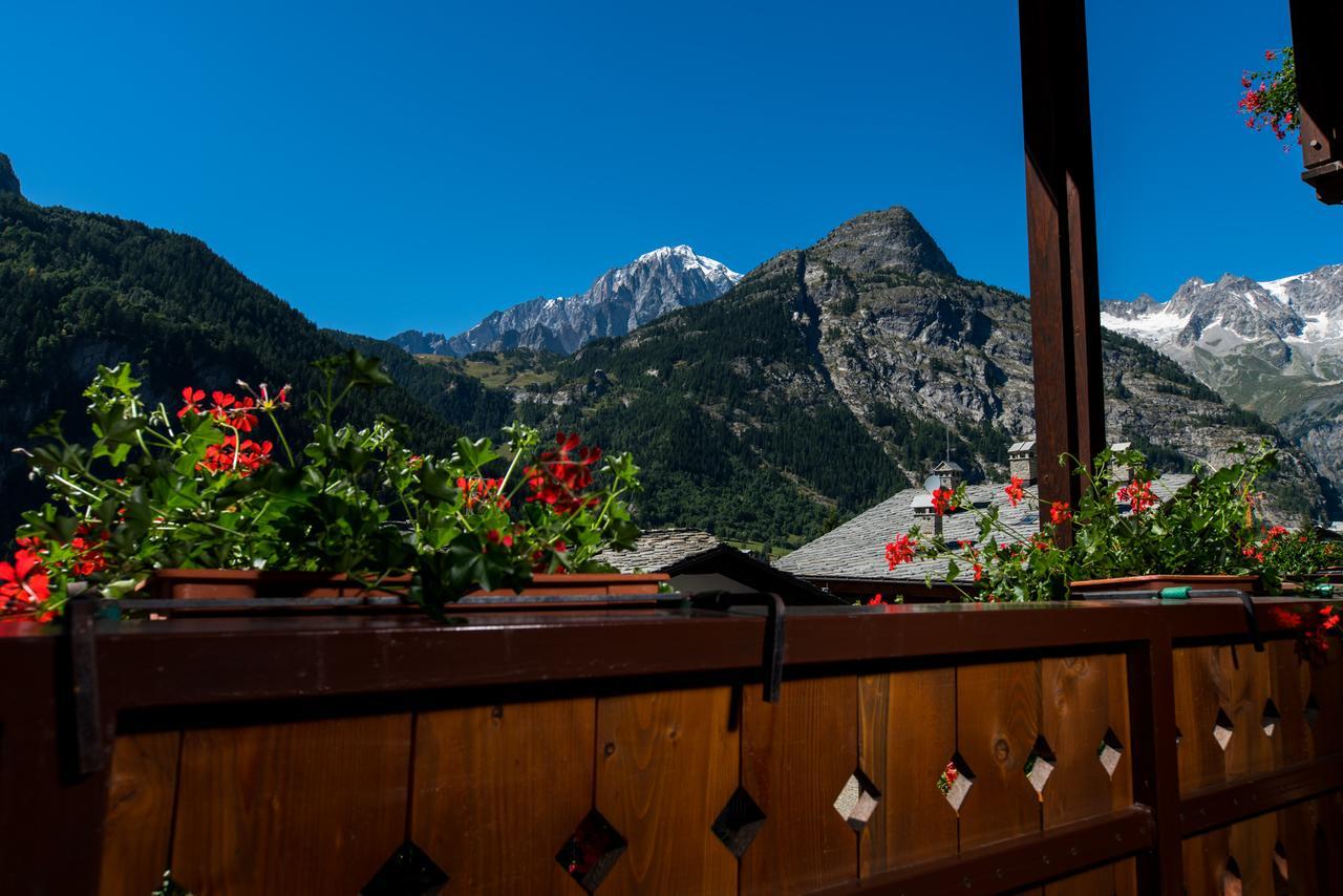B&B Residence Checrouit Courmayeur Exterior photo