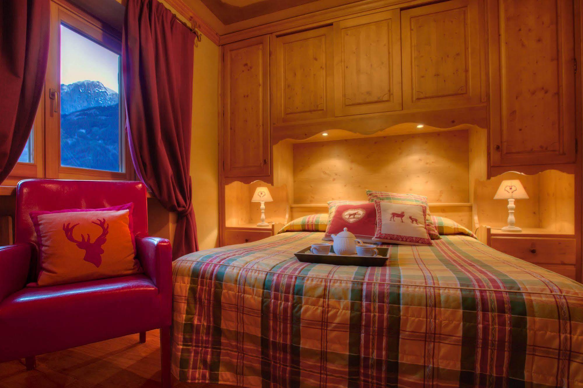 B&B Residence Checrouit Courmayeur Exterior photo
