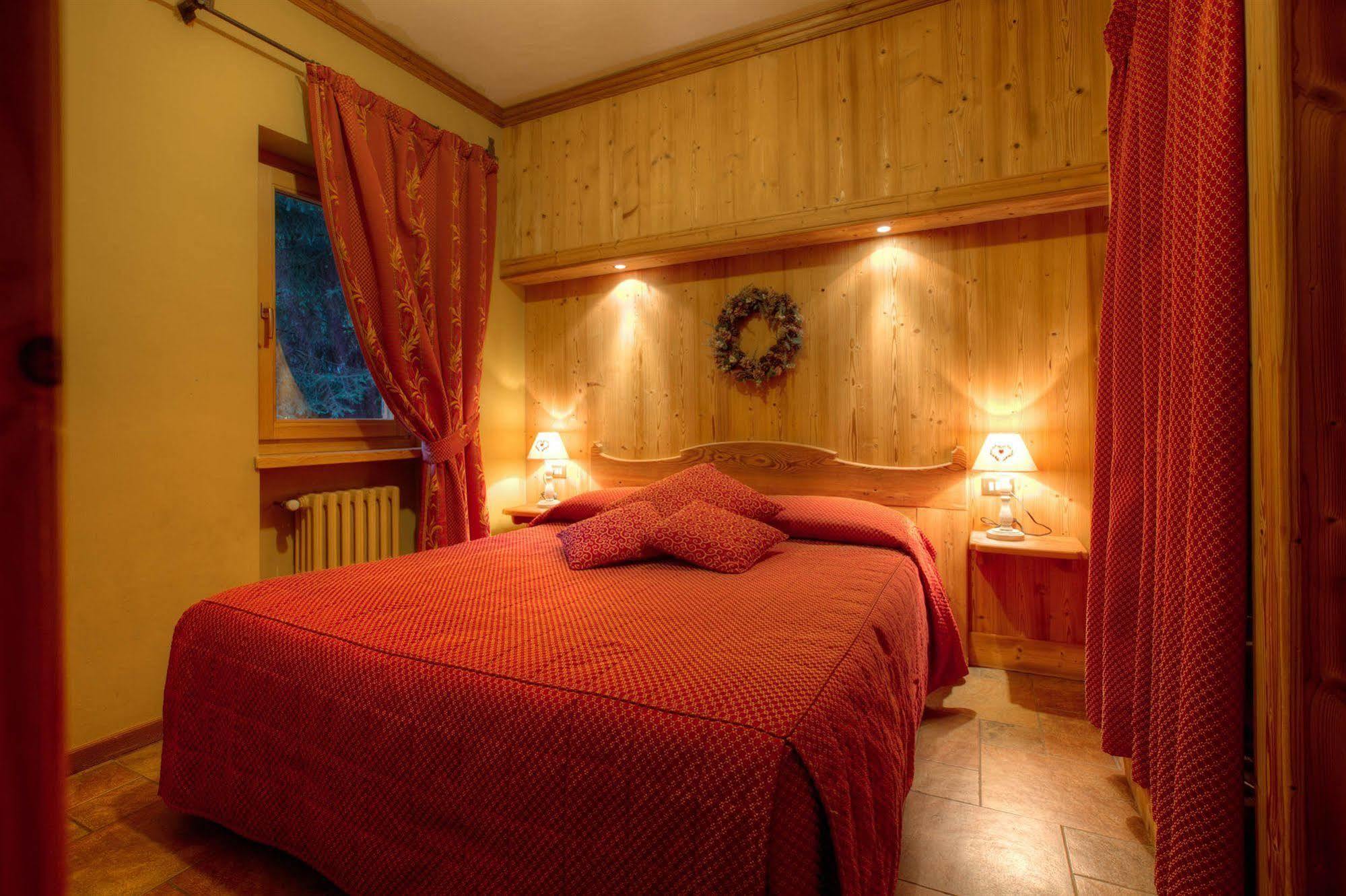 B&B Residence Checrouit Courmayeur Exterior photo
