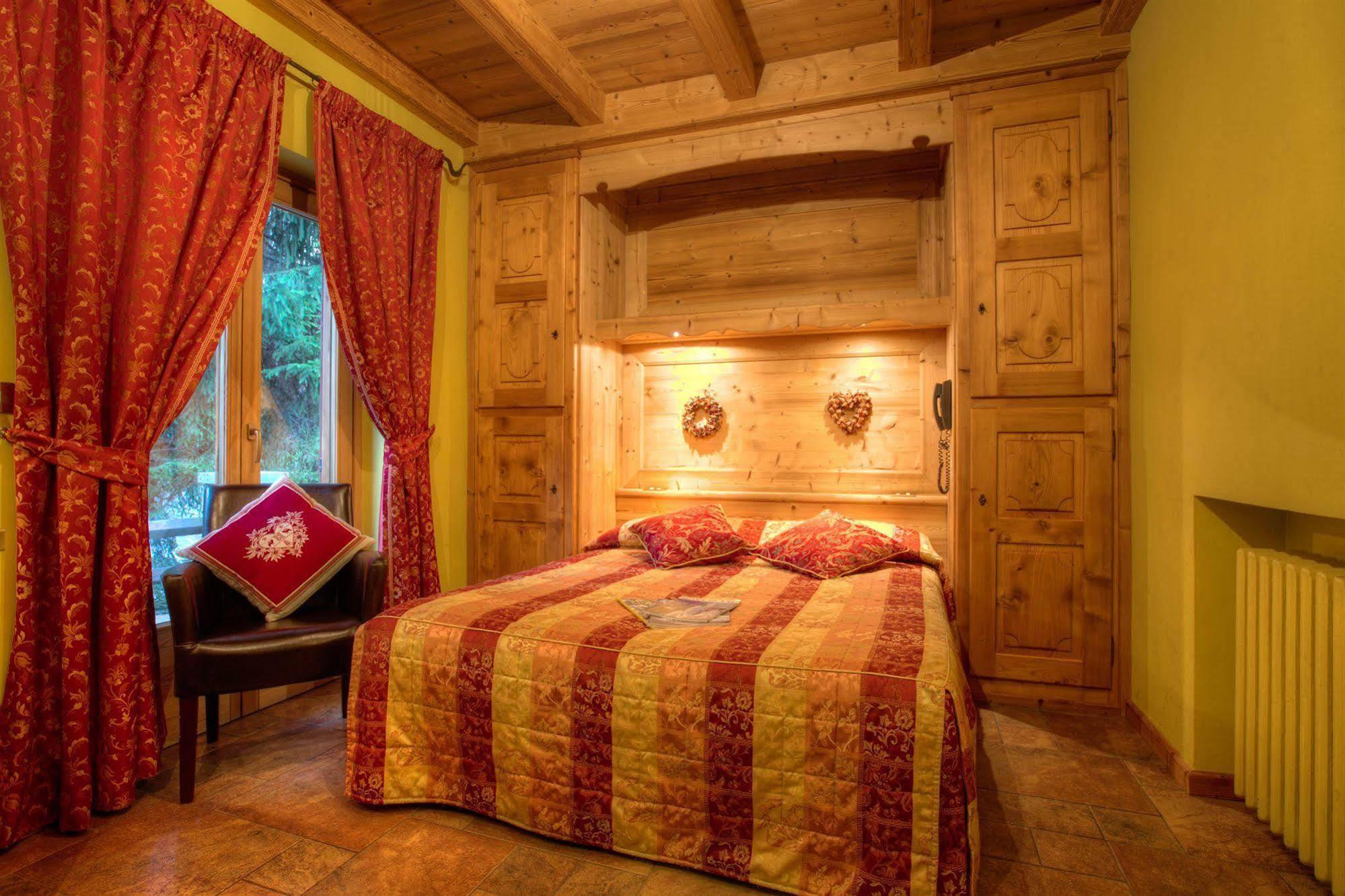 B&B Residence Checrouit Courmayeur Exterior photo