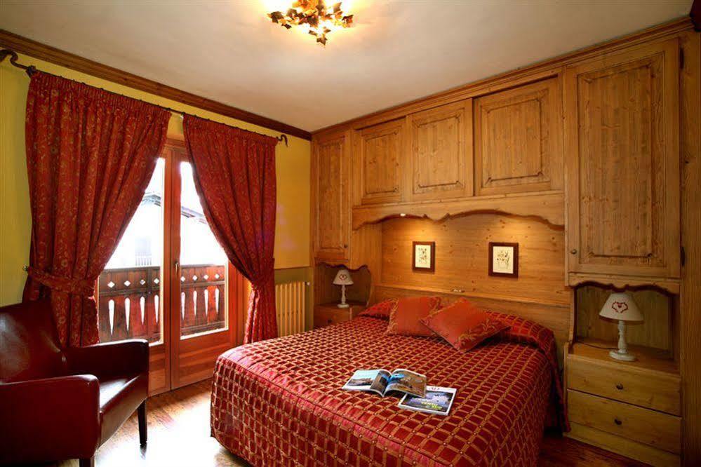 B&B Residence Checrouit Courmayeur Exterior photo