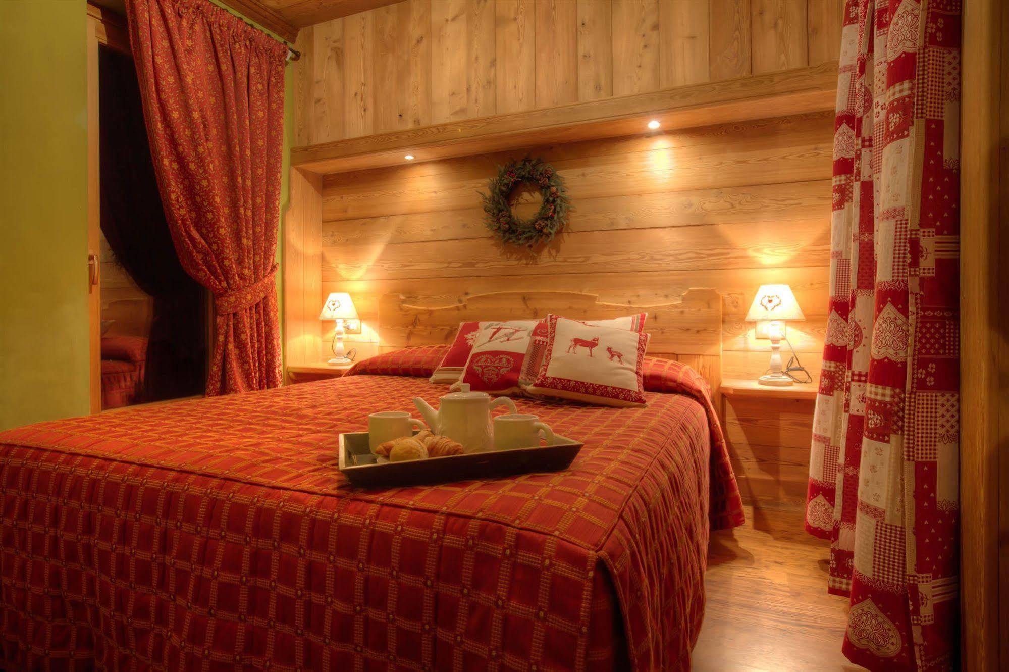 B&B Residence Checrouit Courmayeur Exterior photo