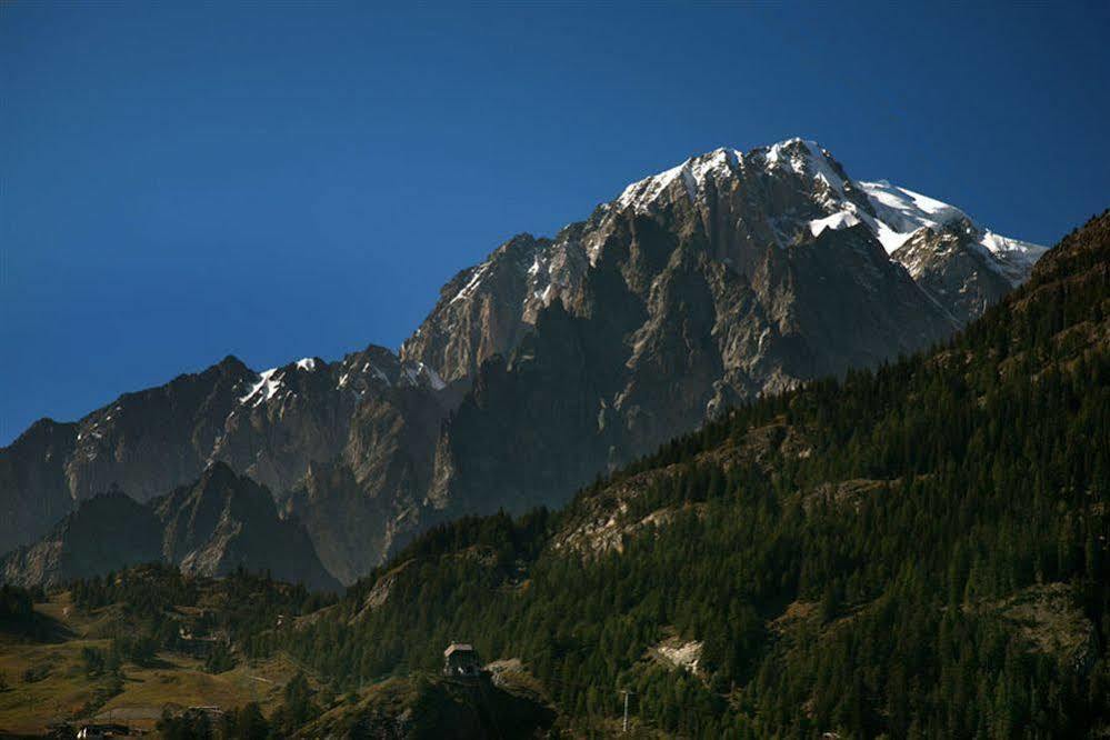 B&B Residence Checrouit Courmayeur Exterior photo