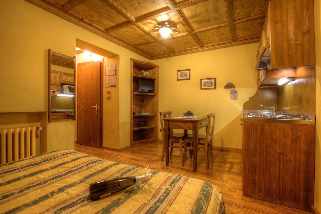 B&B Residence Checrouit Courmayeur Room photo
