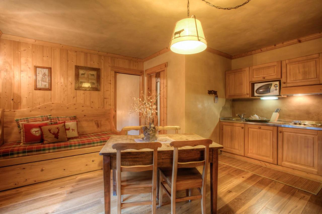 B&B Residence Checrouit Courmayeur Exterior photo